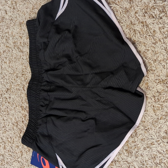 ASICS Lyte 2.5" Running Shorts - Small - Picture 5 of 5